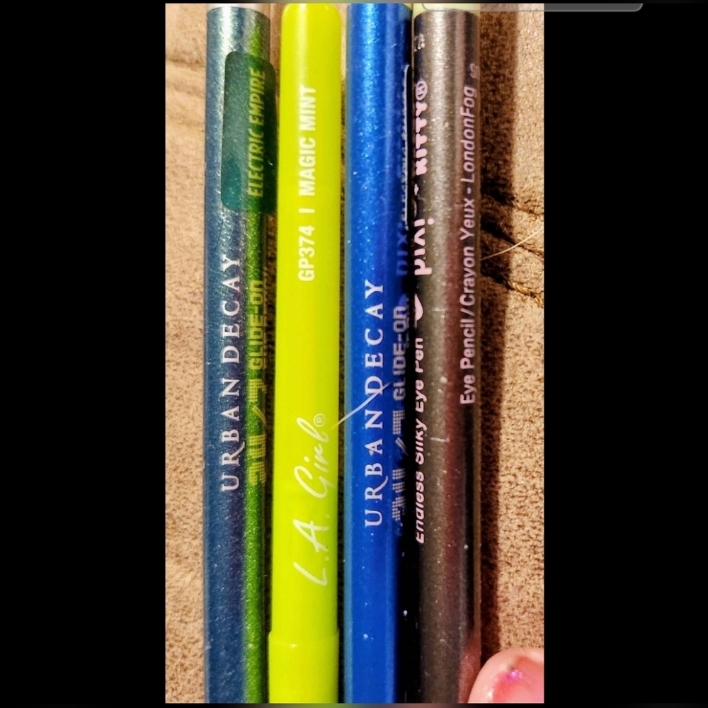Urban Decay and L.A. Girl Eye Pencil Set - Vibrant Colors☆get All In Pic
